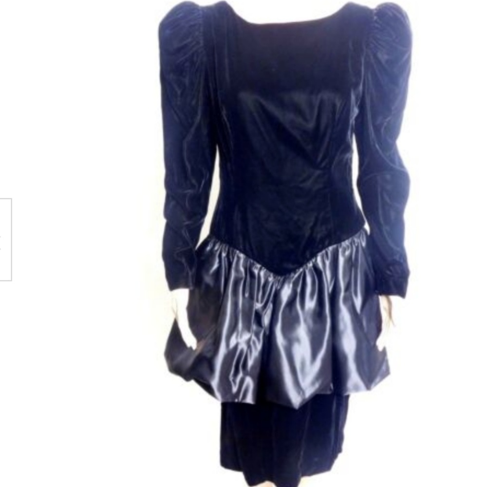 VTG Act 1 New York Dress Ruffle Black Sateen